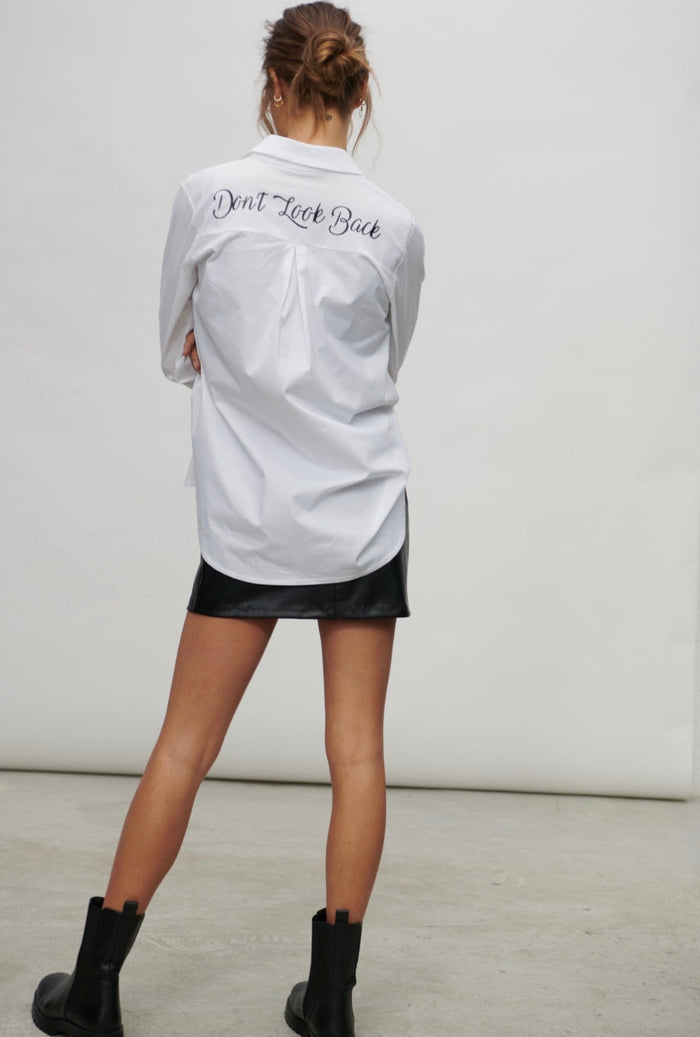 Camisa "don't look back", algodón, blanco — vista detalle