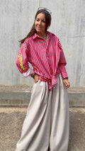 Camisa "Iconic" oversize rosa flúor personalizable