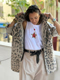 Camiseta "Dancer Wild" blanca y negra con estampado de leopardo