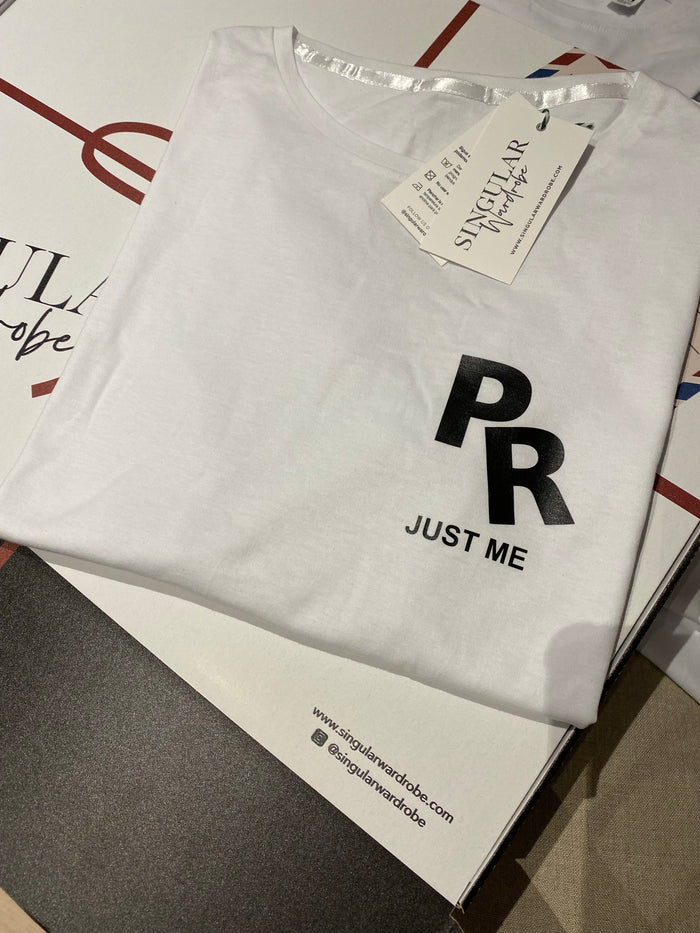 Camiseta iniciales “JUST ME” minimal