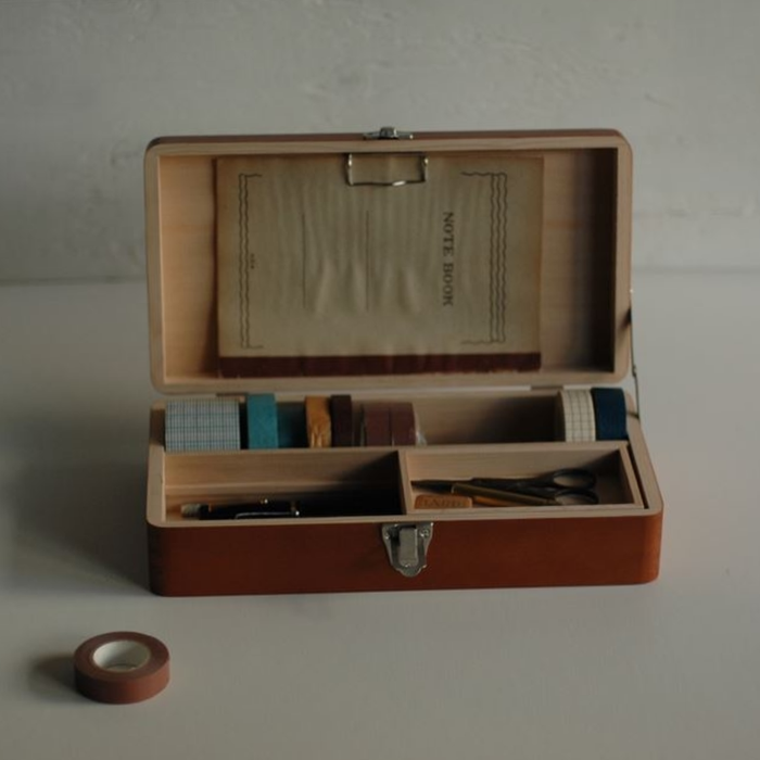 Classiky Wooden Desk Tool Box, detail view of the design.
