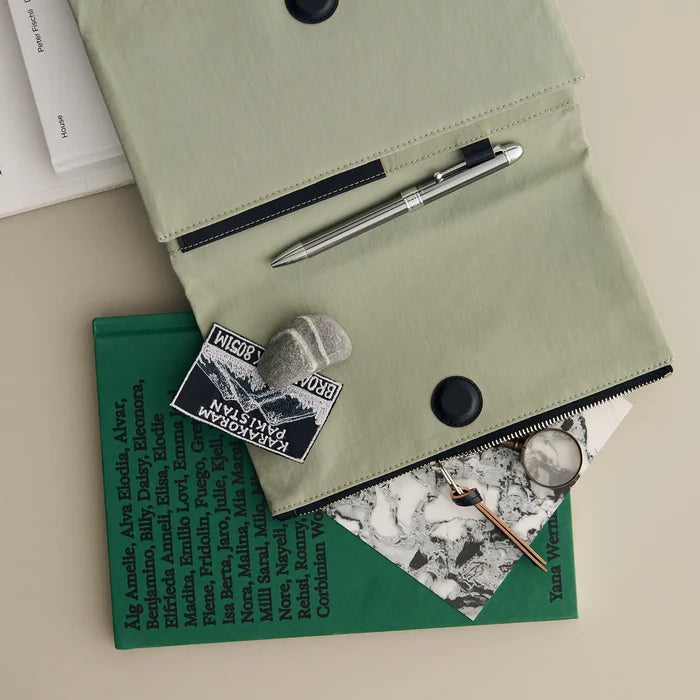 Hobonichi 2026 A5 Cousin Cover: Tragen - Oakmoss, close-up view.