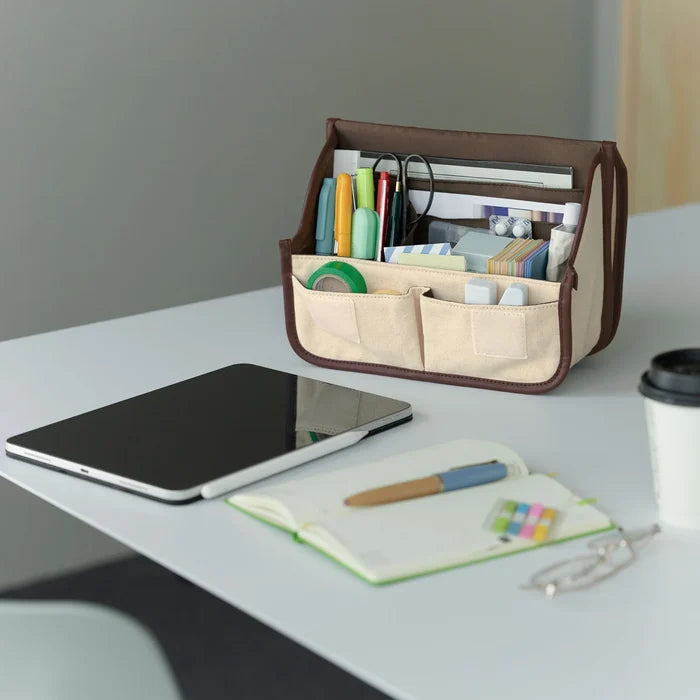 Hobonichi Stappo Bag (Canvas: Ivory Brown), shown with its details.