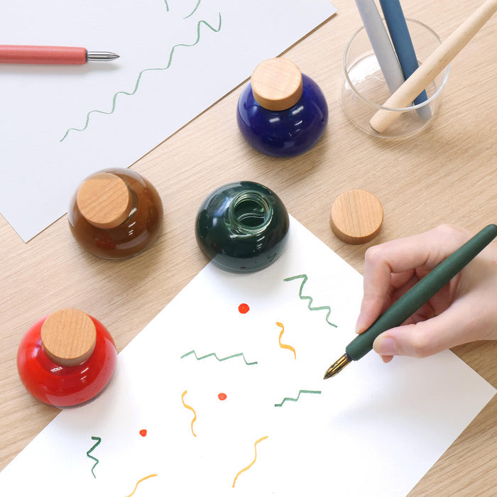 Kakimori Mini Nib Holder, shown from another angle.