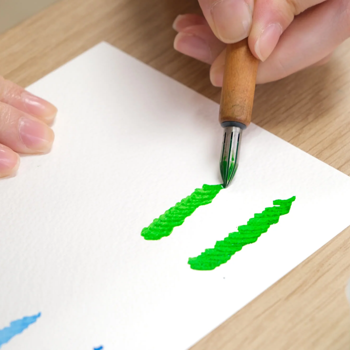 Kakimori Pearlescent Solution for Dip Pens, shown from another angle.