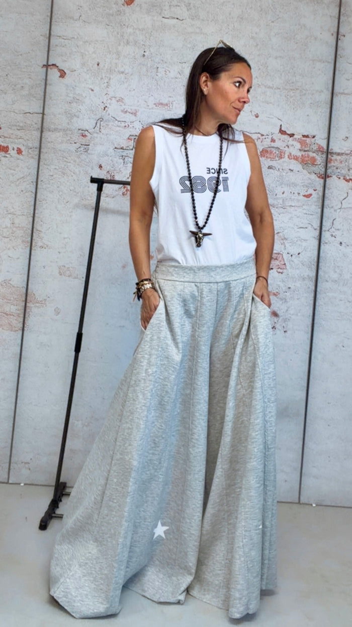 Pantalón "comfort grey" de viscosa gris y rosa flúor