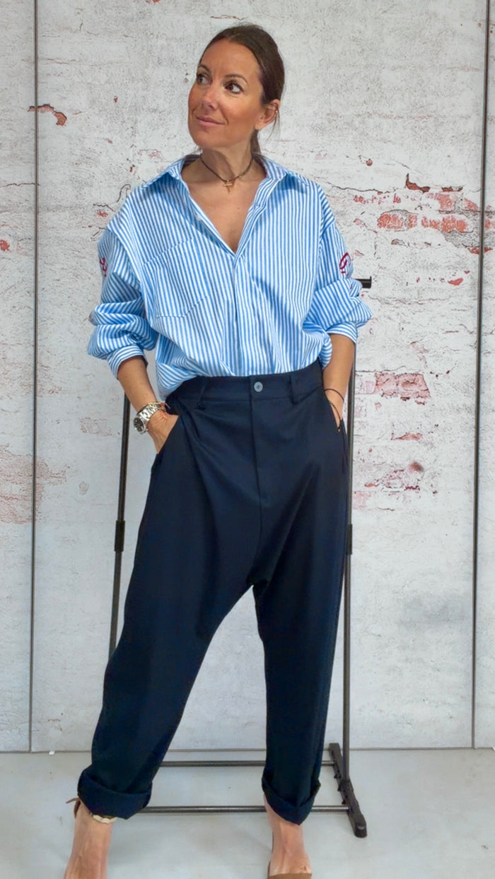 Pantalón "cupido" azul marino, corte elegante