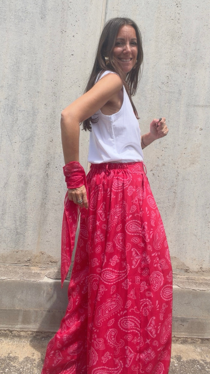 Pantalón "flight" Bandana Style rosa, detalle del tejido tencel