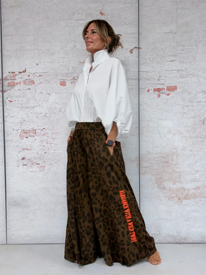 Pantalón “Leopard Wild Dark & orange”