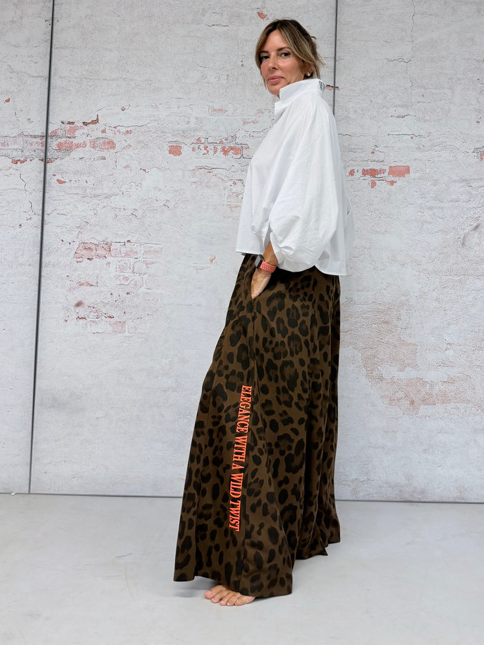 Pantalón “Leopard Wild Dark & orange”