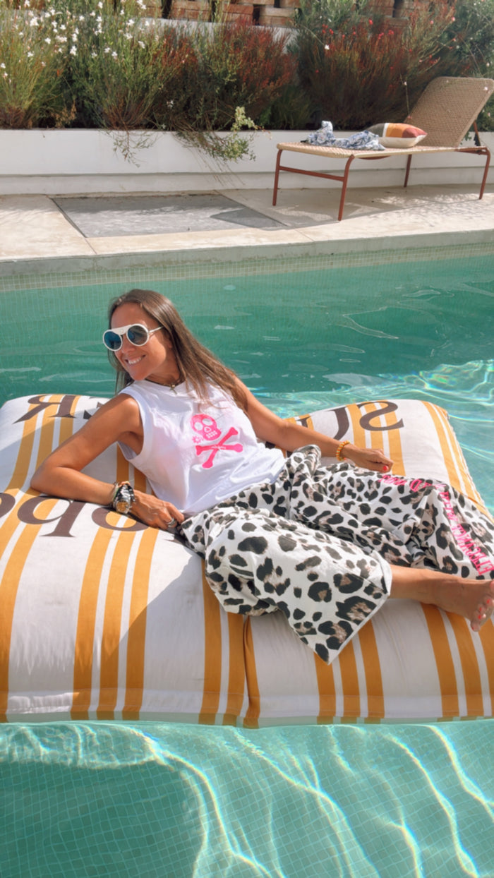 Pantalón "Leopard Wild" estampado de leopardo en rosa flúor