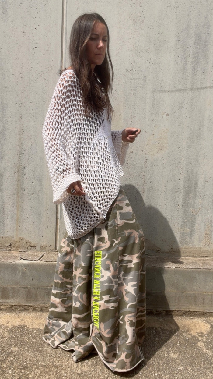Poncho "Olas de Marfil" de punto calado blanco, detalle