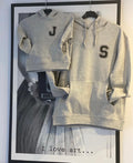 Sudadera “college minimal” color gris