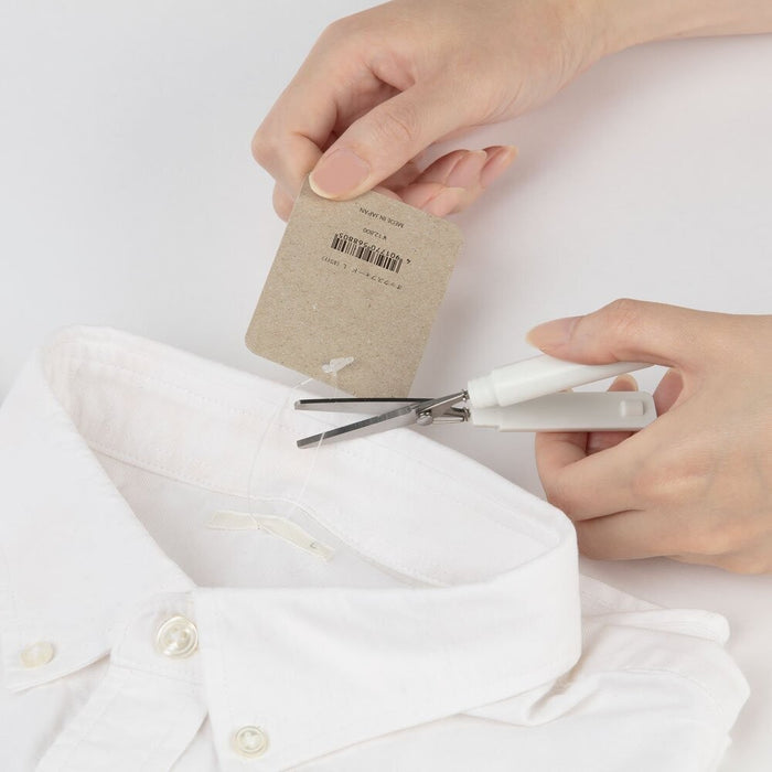 Sun-Star Stickyle Compact Scissors, shown from the front.